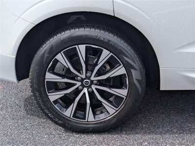 2024 Volvo XC60 Plus Dark Theme