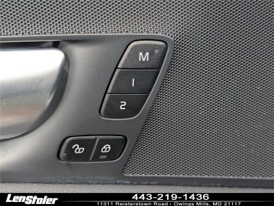 2024 Volvo XC60 Plus Dark Theme