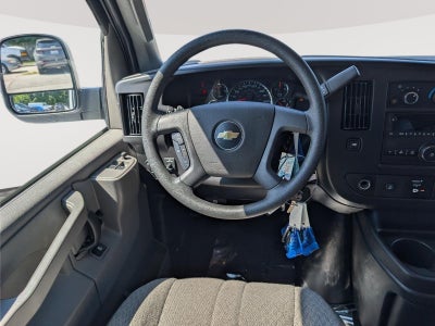 2025 Chevrolet Express Passenger 1LS