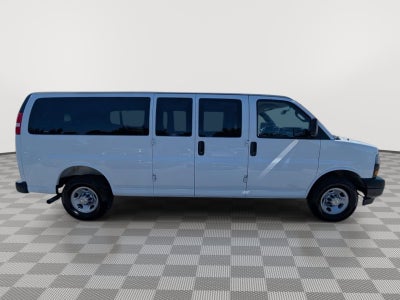 2025 Chevrolet Express Passenger 1LS