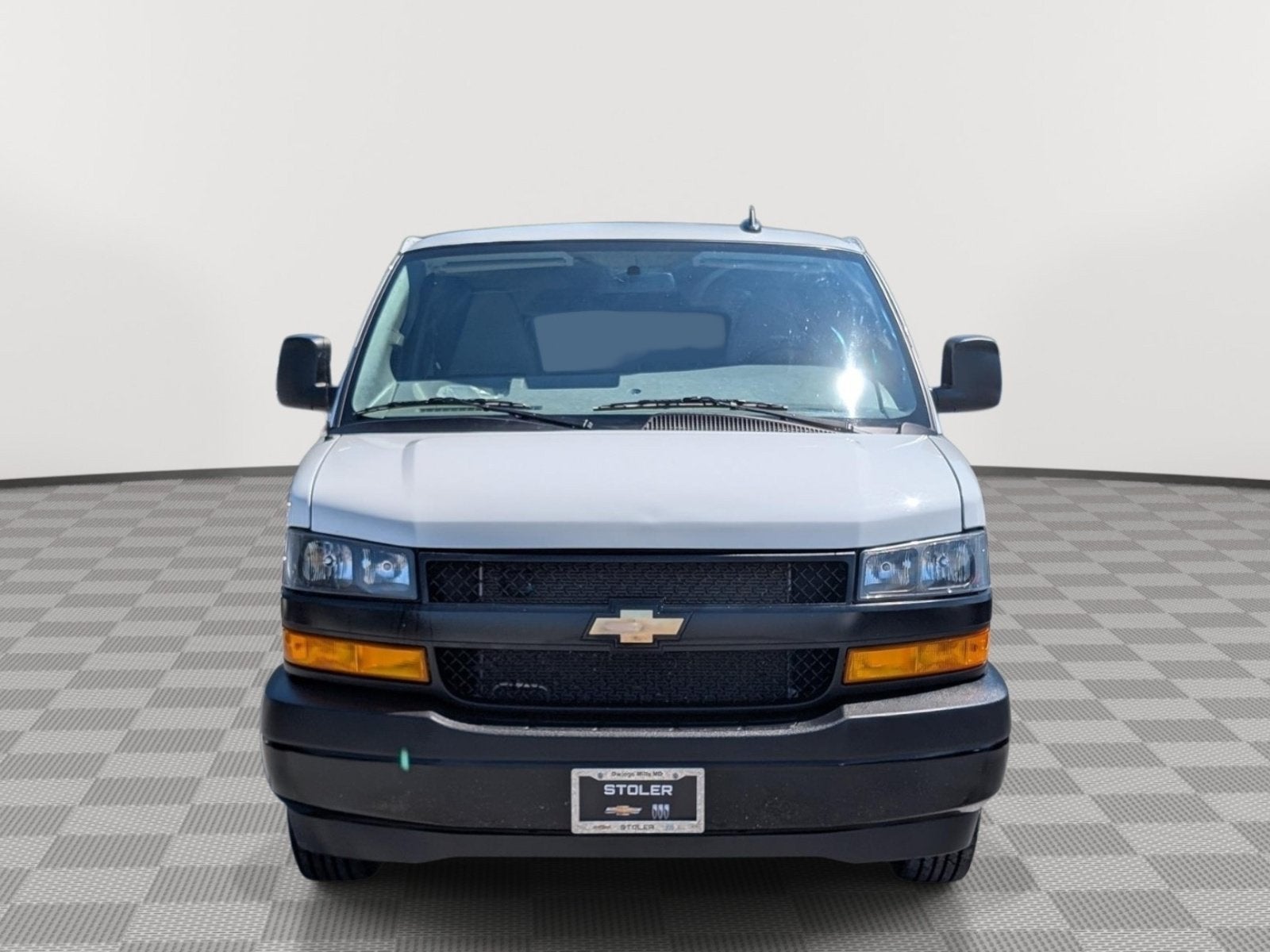 2025 Chevrolet Express Passenger 1LS