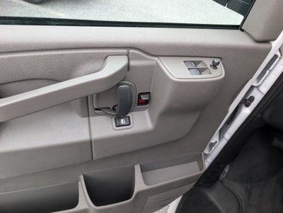 2025 Chevrolet Express Passenger 1LT
