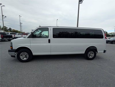 2025 Chevrolet Express Passenger 1LT