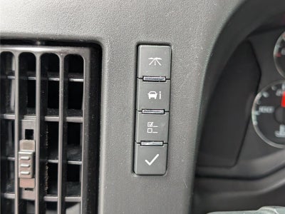 2025 Chevrolet Express Passenger 1LT