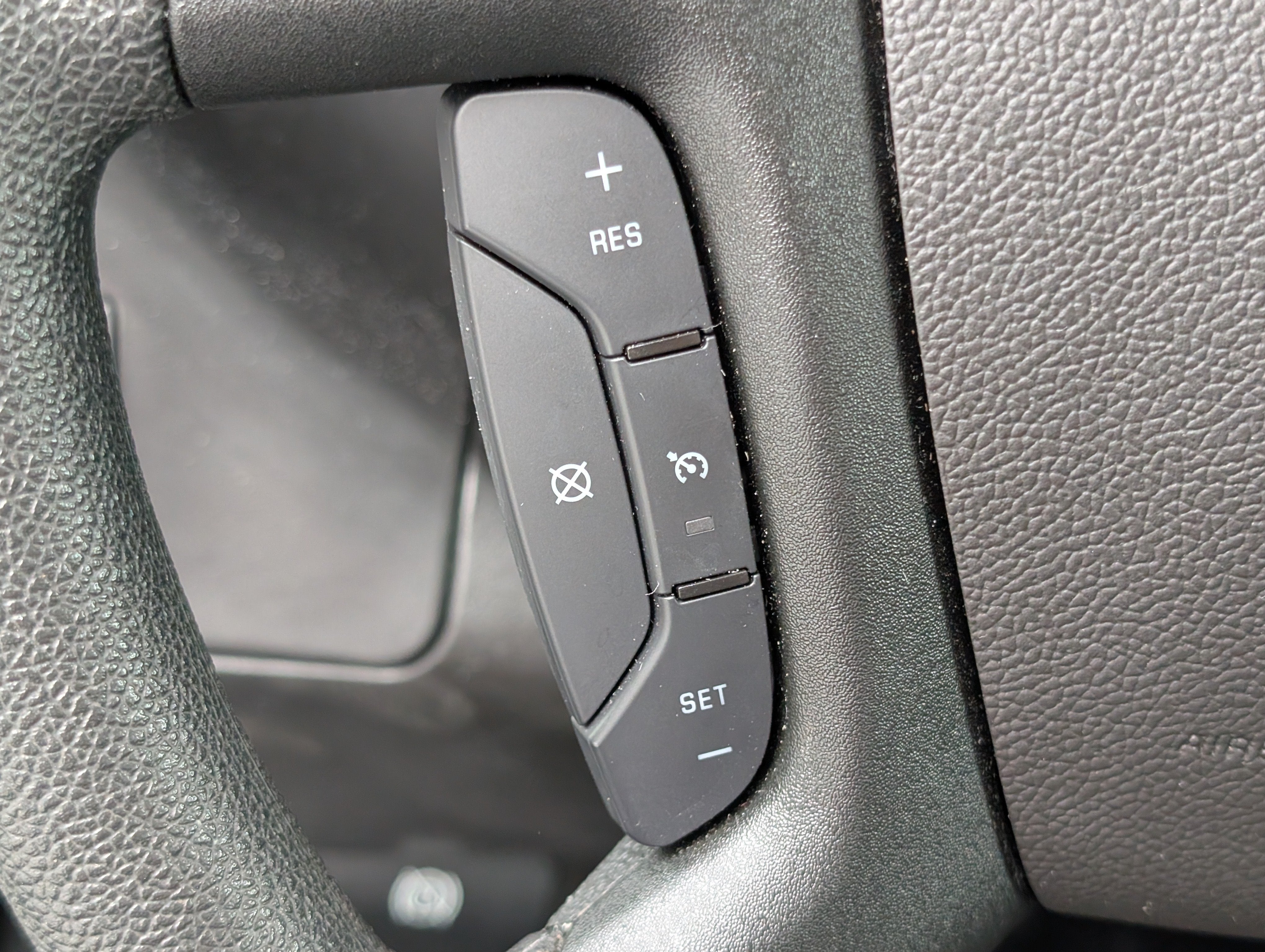 2025 Chevrolet Express Passenger 1LT