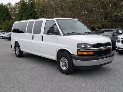 2025 Chevrolet Express Passenger 1LT