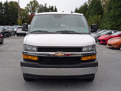 2025 Chevrolet Express Passenger 1LT