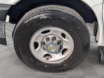 2025 Chevrolet Express Passenger 1LT