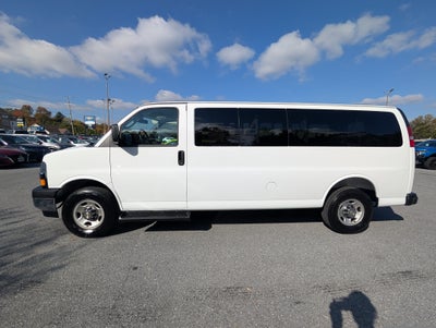 2025 Chevrolet Express Passenger 1LT