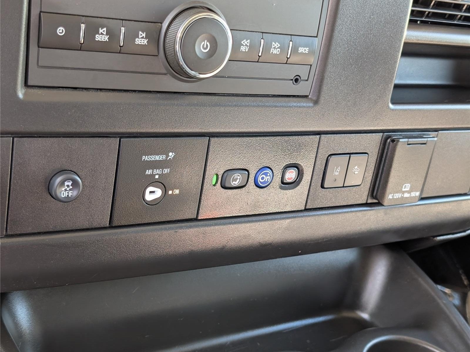 2025 Chevrolet Express Passenger 1LT