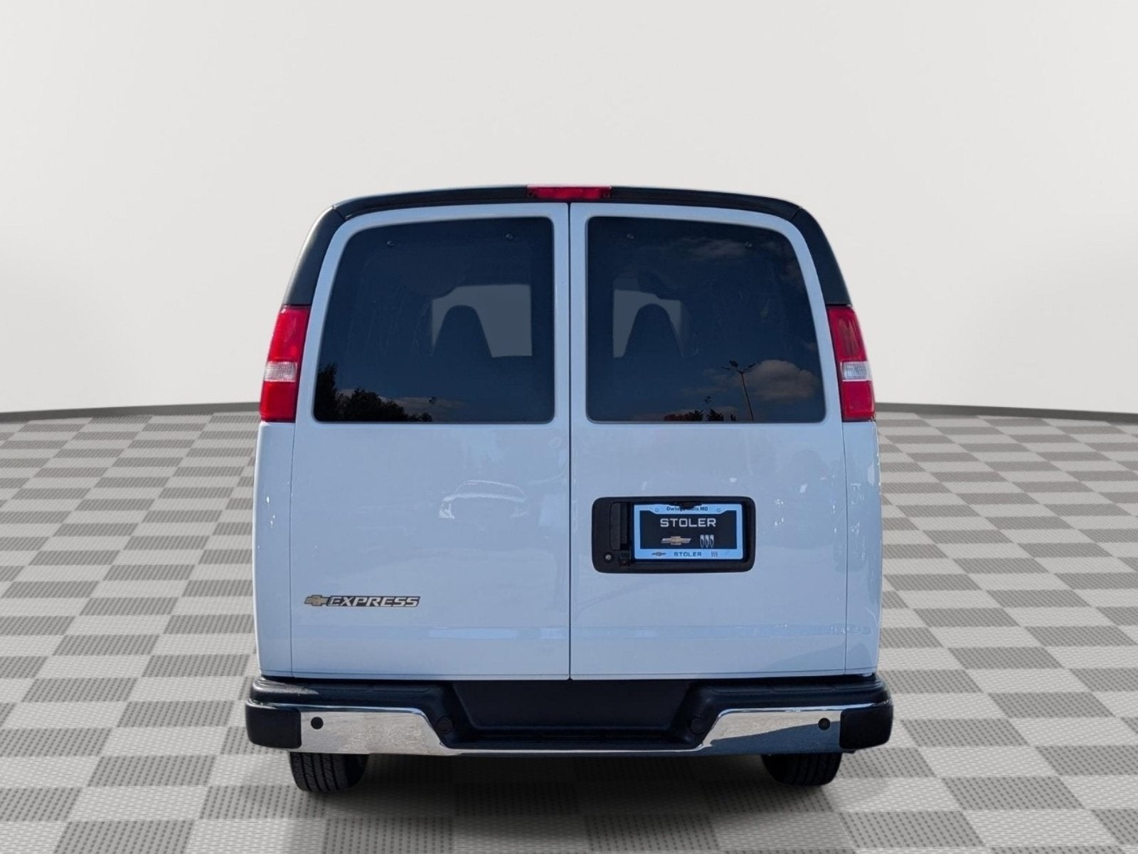 2025 Chevrolet Express Passenger 1LT