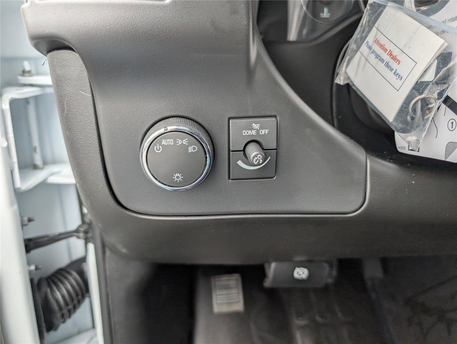 2025 Chevrolet Express Cargo WT