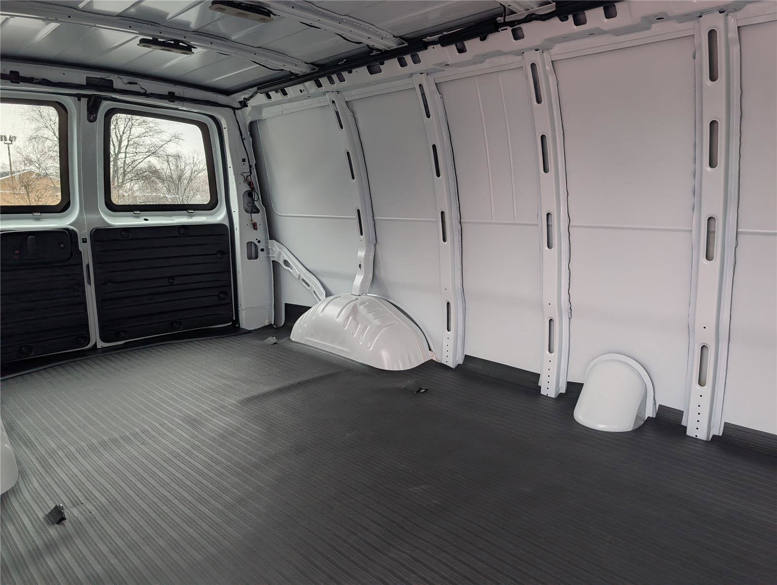 2025 Chevrolet Express Cargo WT