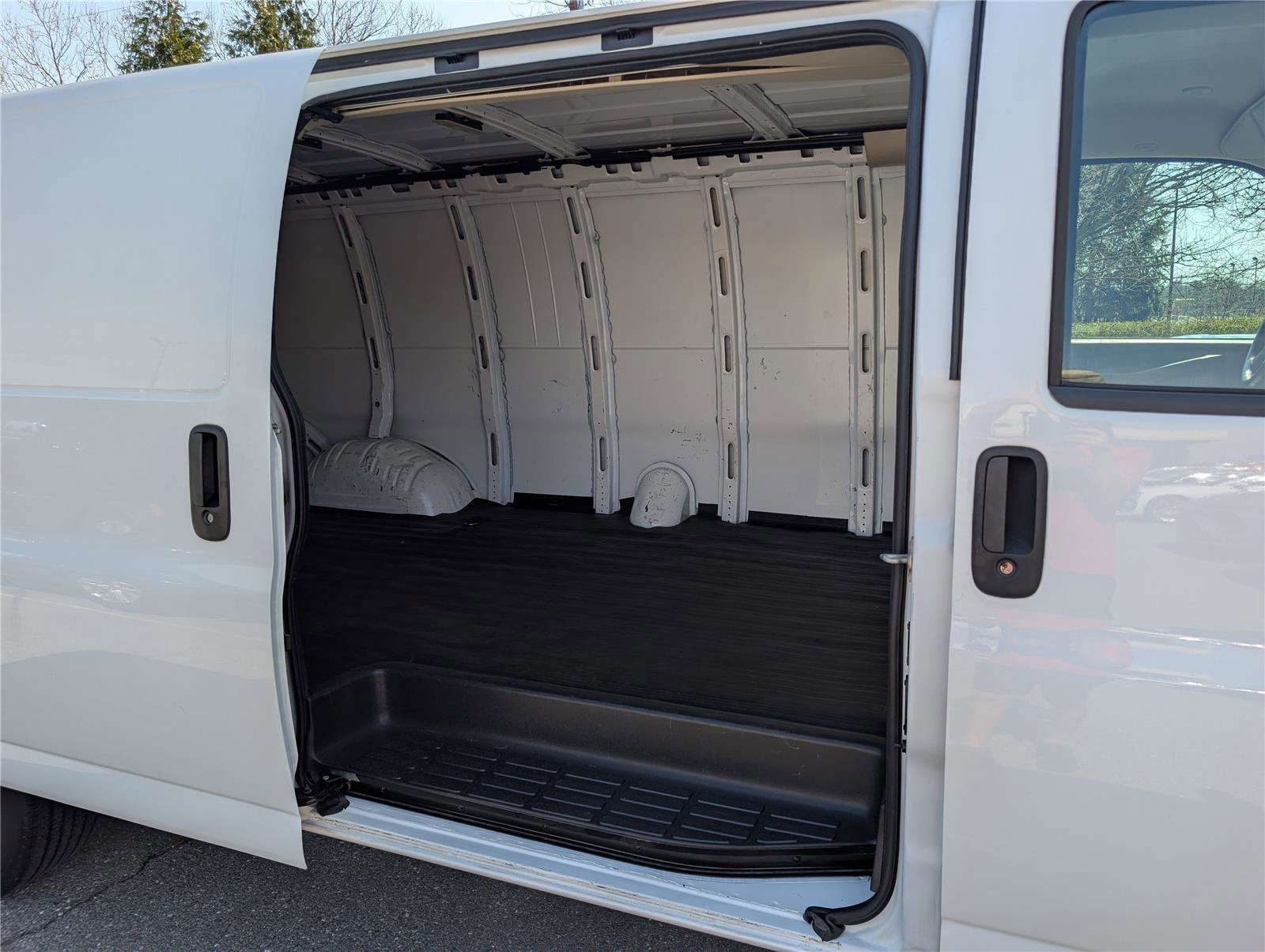 2023 Chevrolet Express Cargo 2500 WT