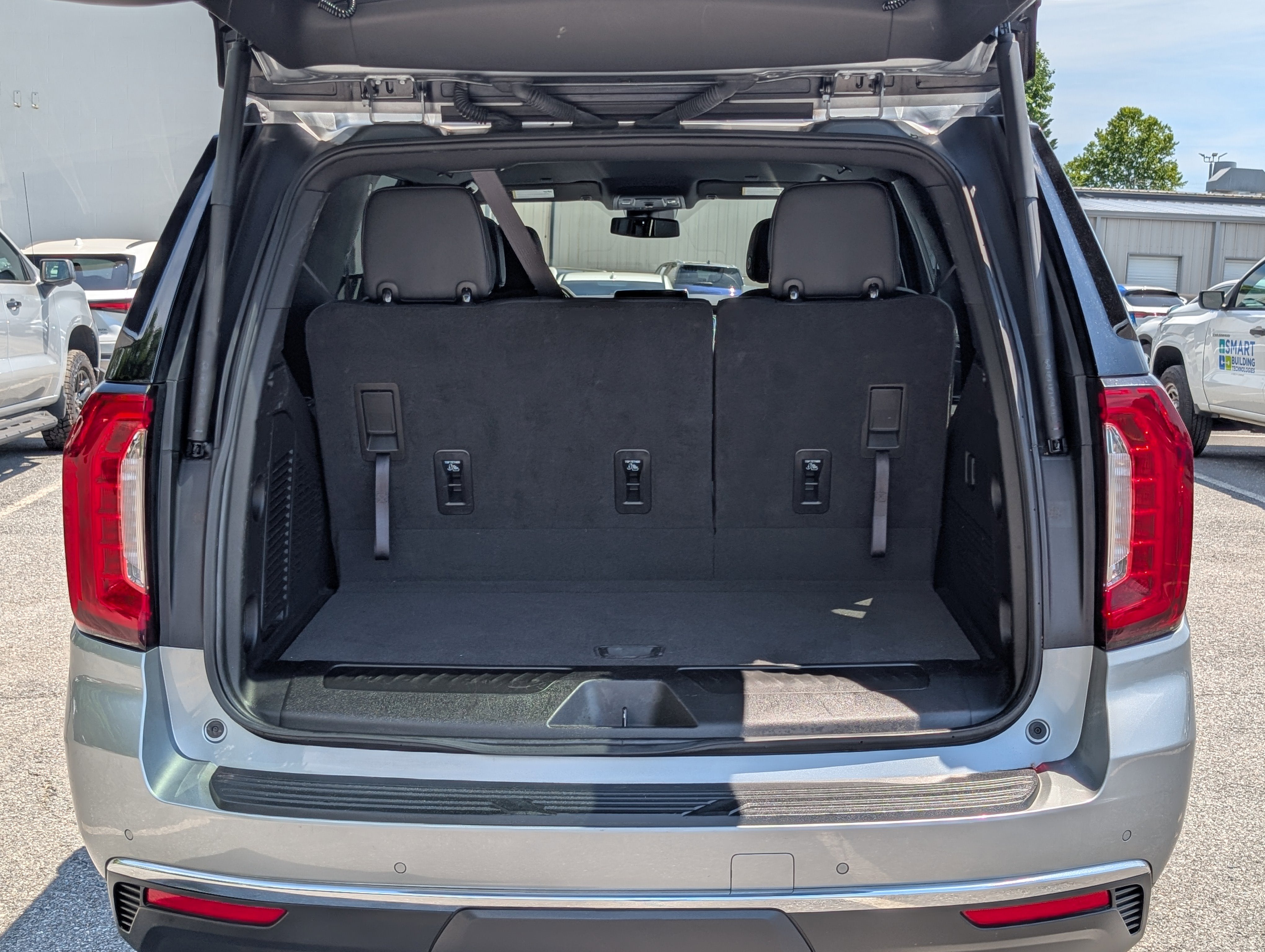 2024 GMC Yukon SLT