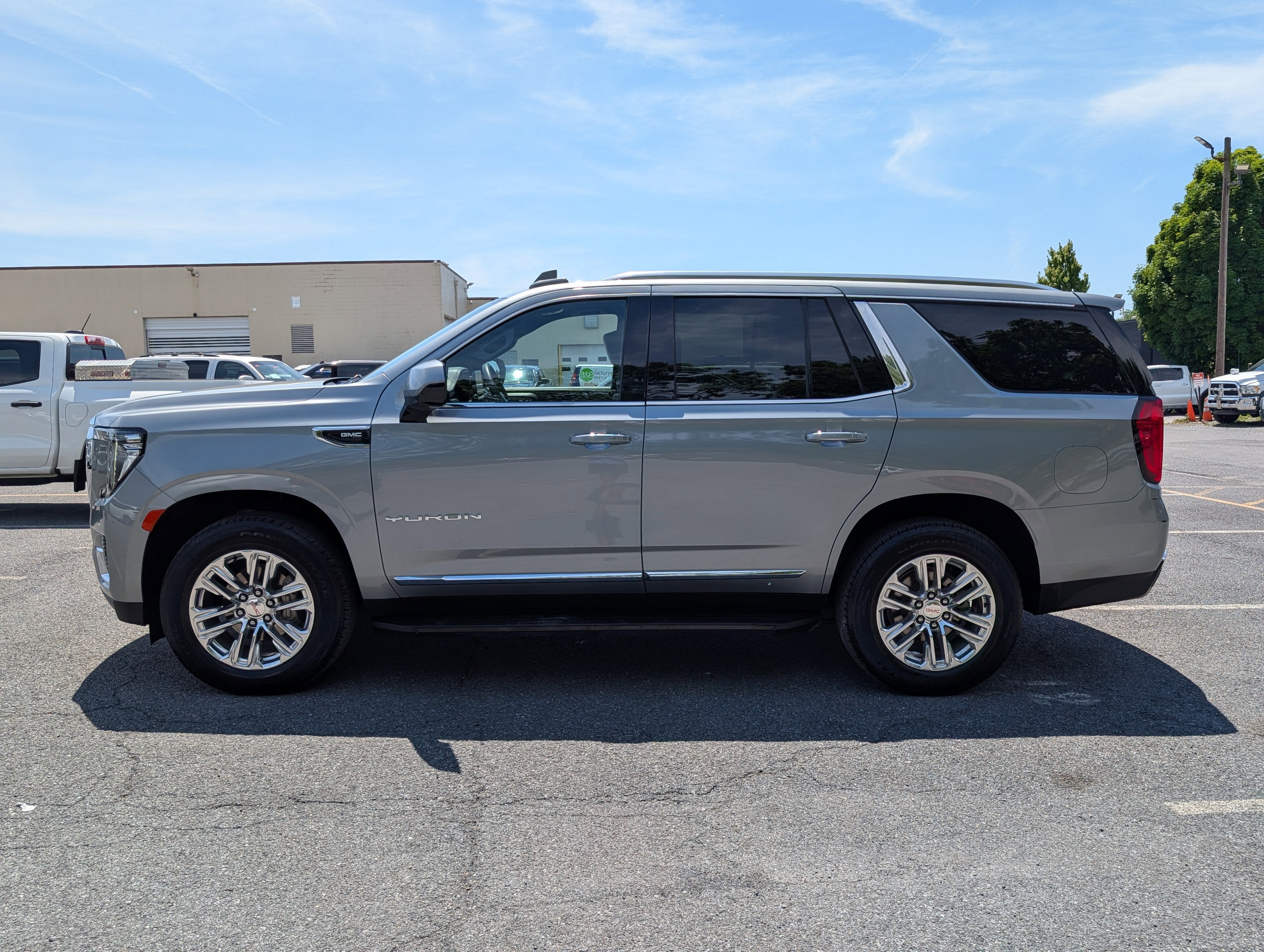 2024 GMC Yukon SLT