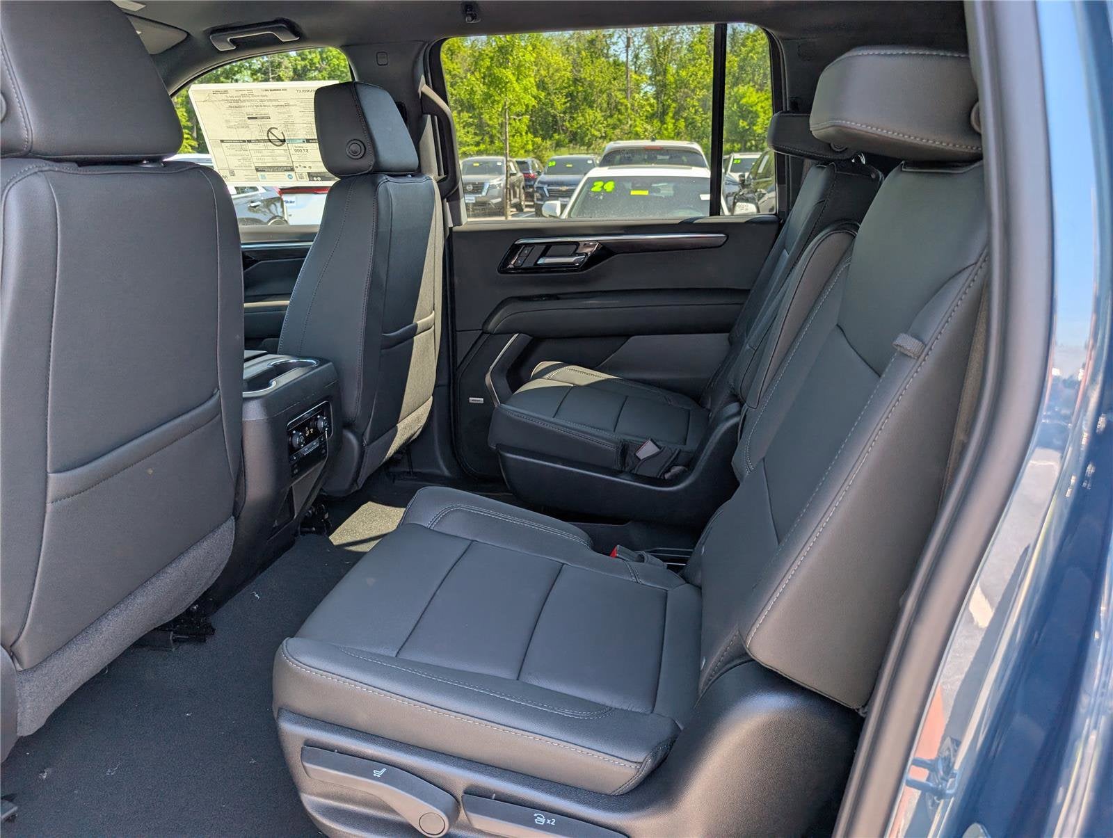 2026 Chevrolet Suburban LT - Photo 12