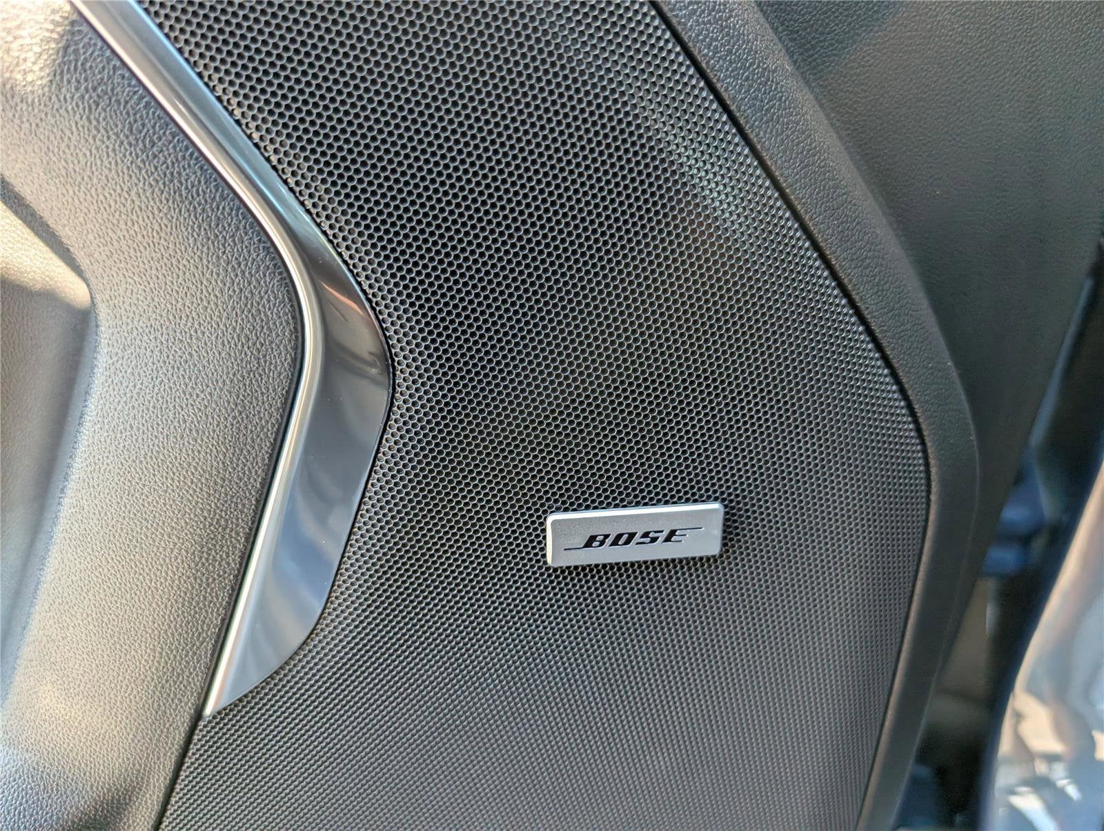 2026 Chevrolet Suburban LT - Photo 19