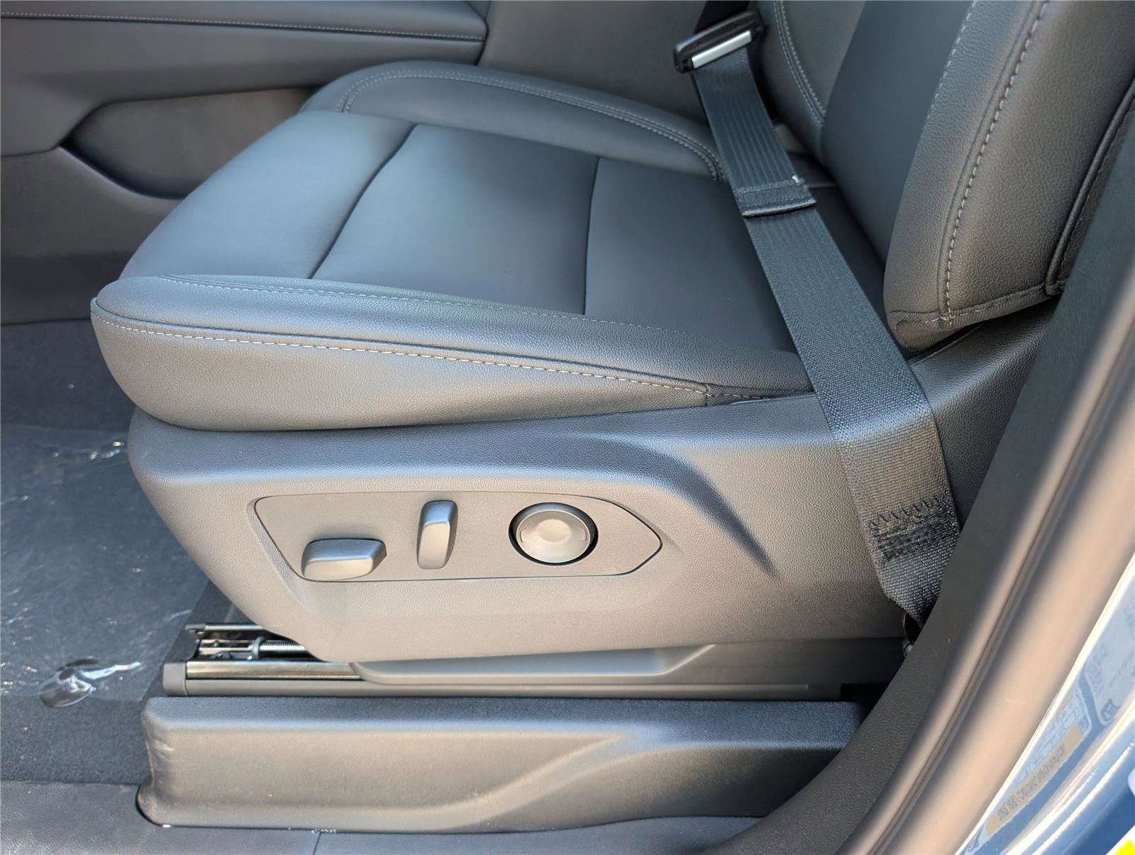 2026 Chevrolet Suburban LT - Photo 20
