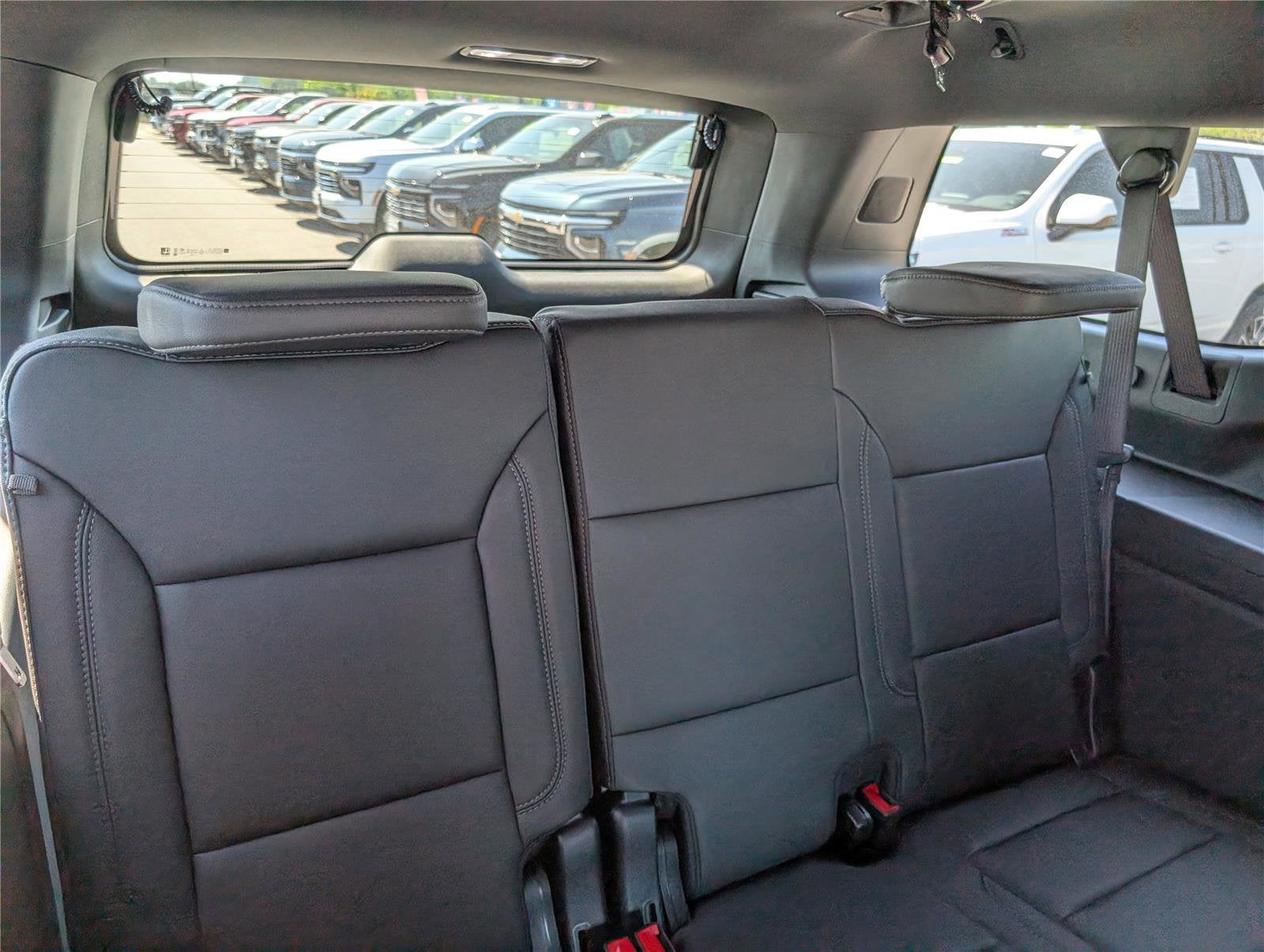 2026 Chevrolet Suburban LT - Photo 8