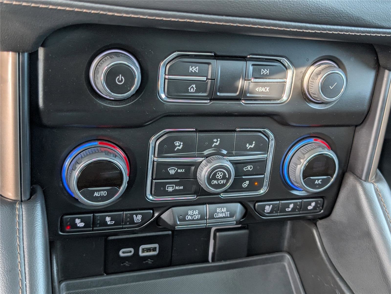 2023 Chevrolet Suburban High Country