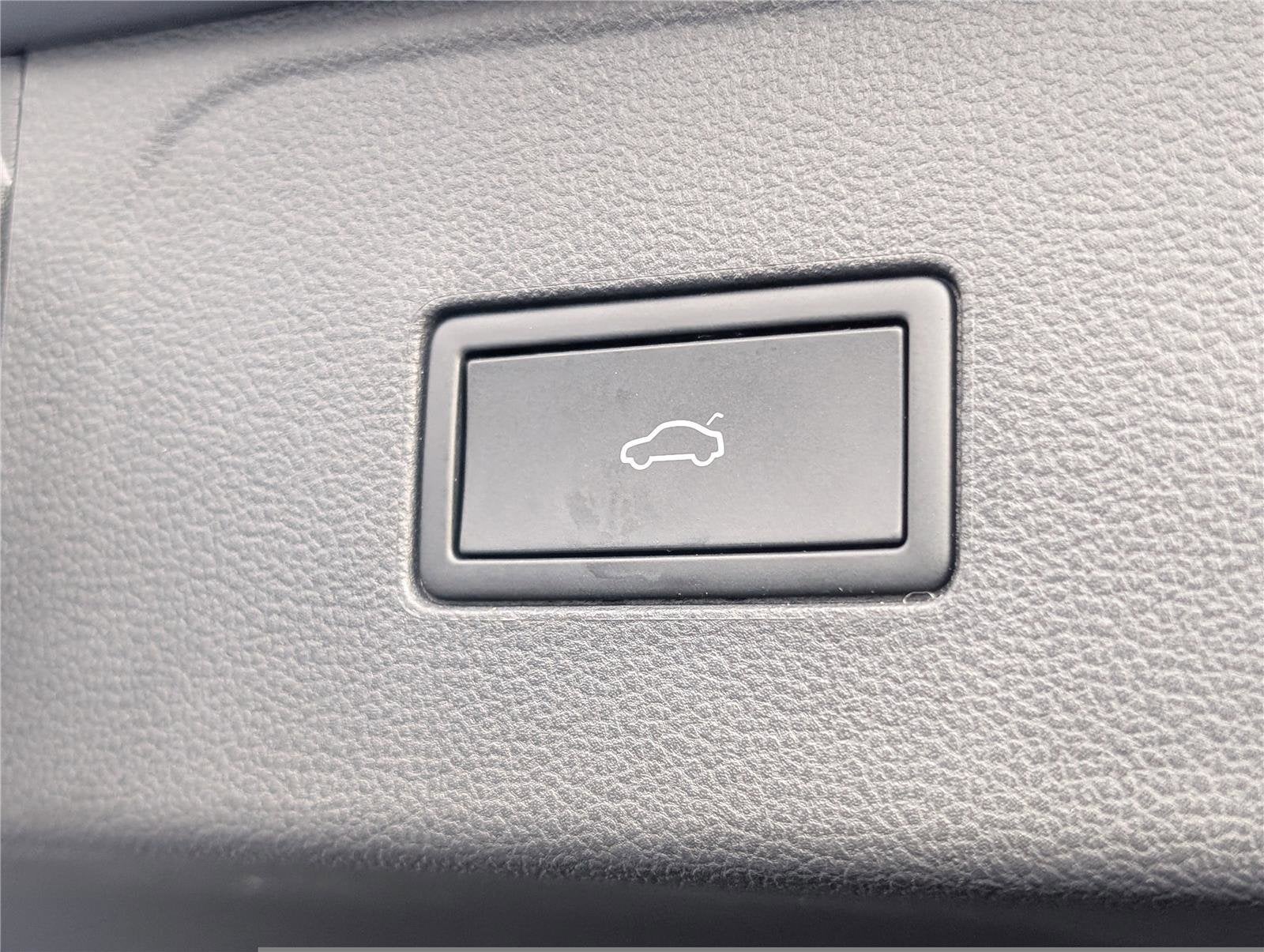 2024 Volkswagen Atlas 2.0T Peak Edition SE w/Technology