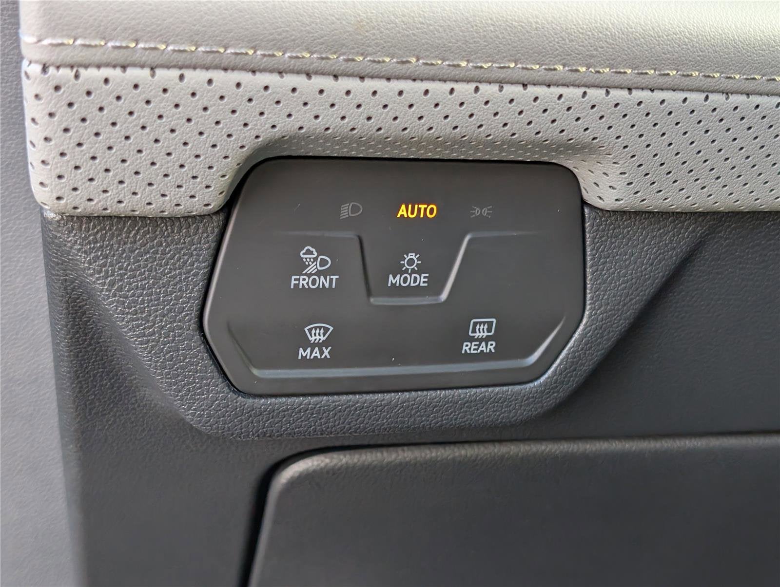 2024 Volkswagen Atlas 2.0T Peak Edition SE w/Technology