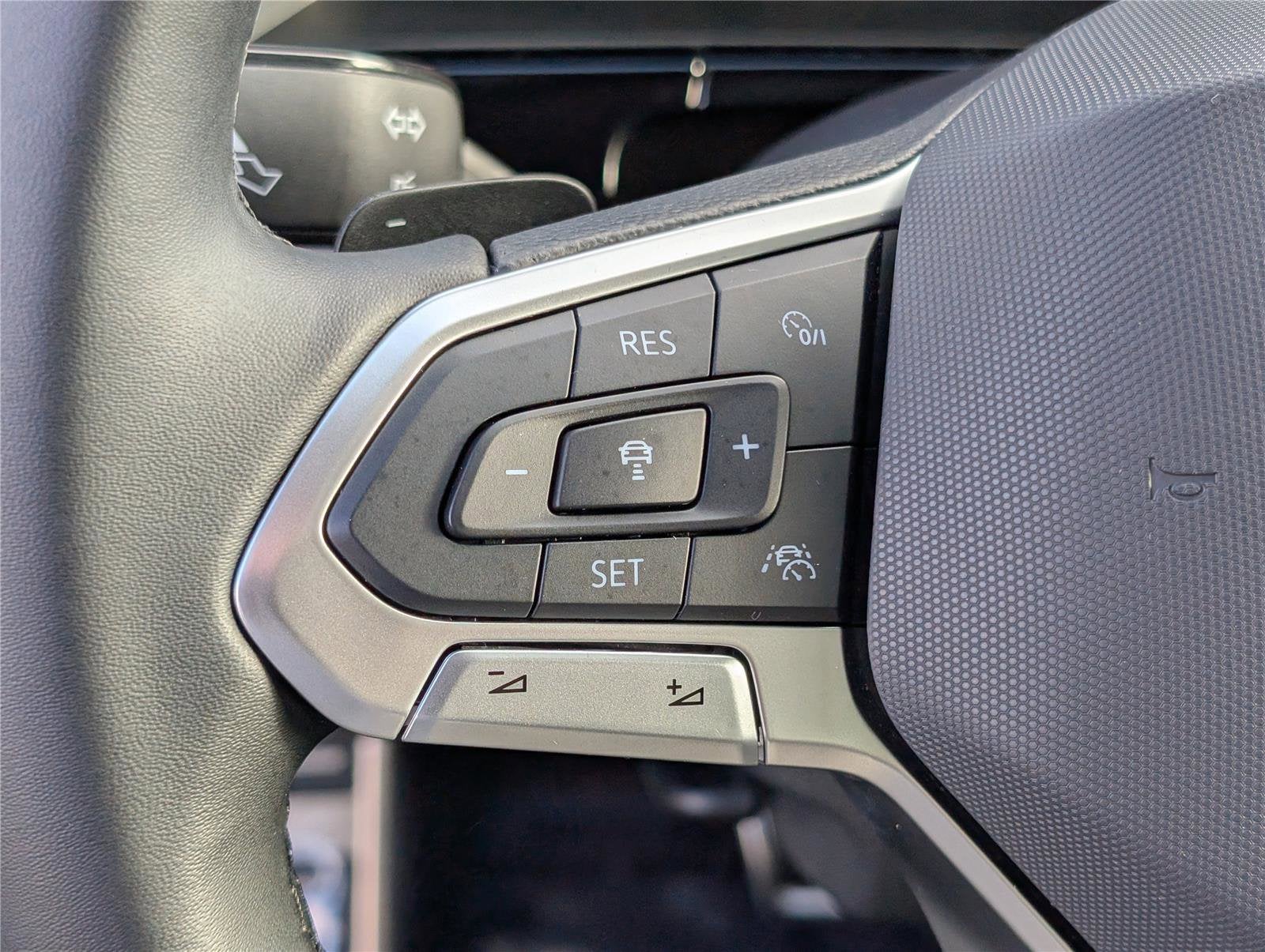 2024 Volkswagen Atlas 2.0T Peak Edition SE w/Technology