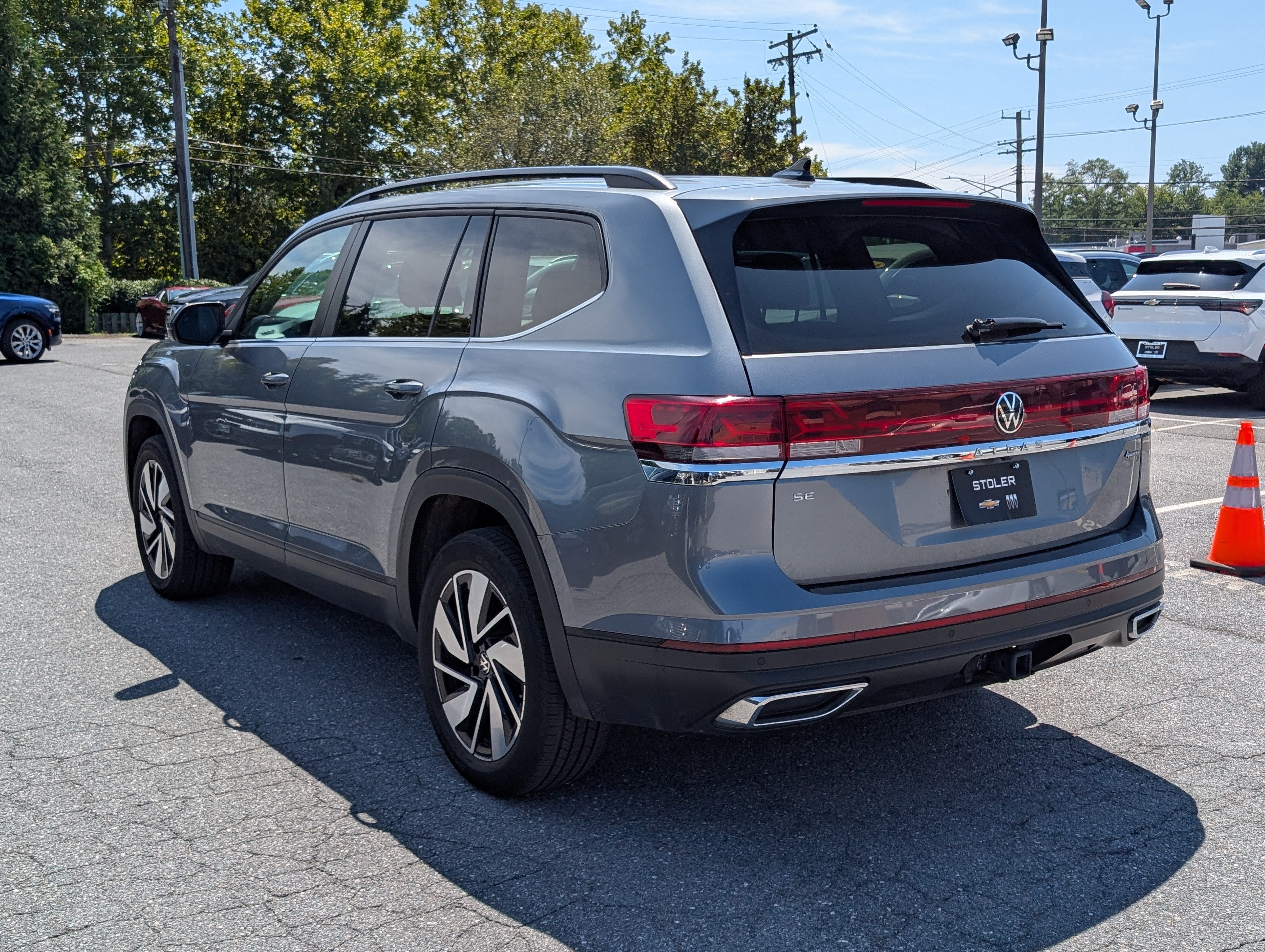 2025 Volkswagen Atlas 2.0T SE w/Technology