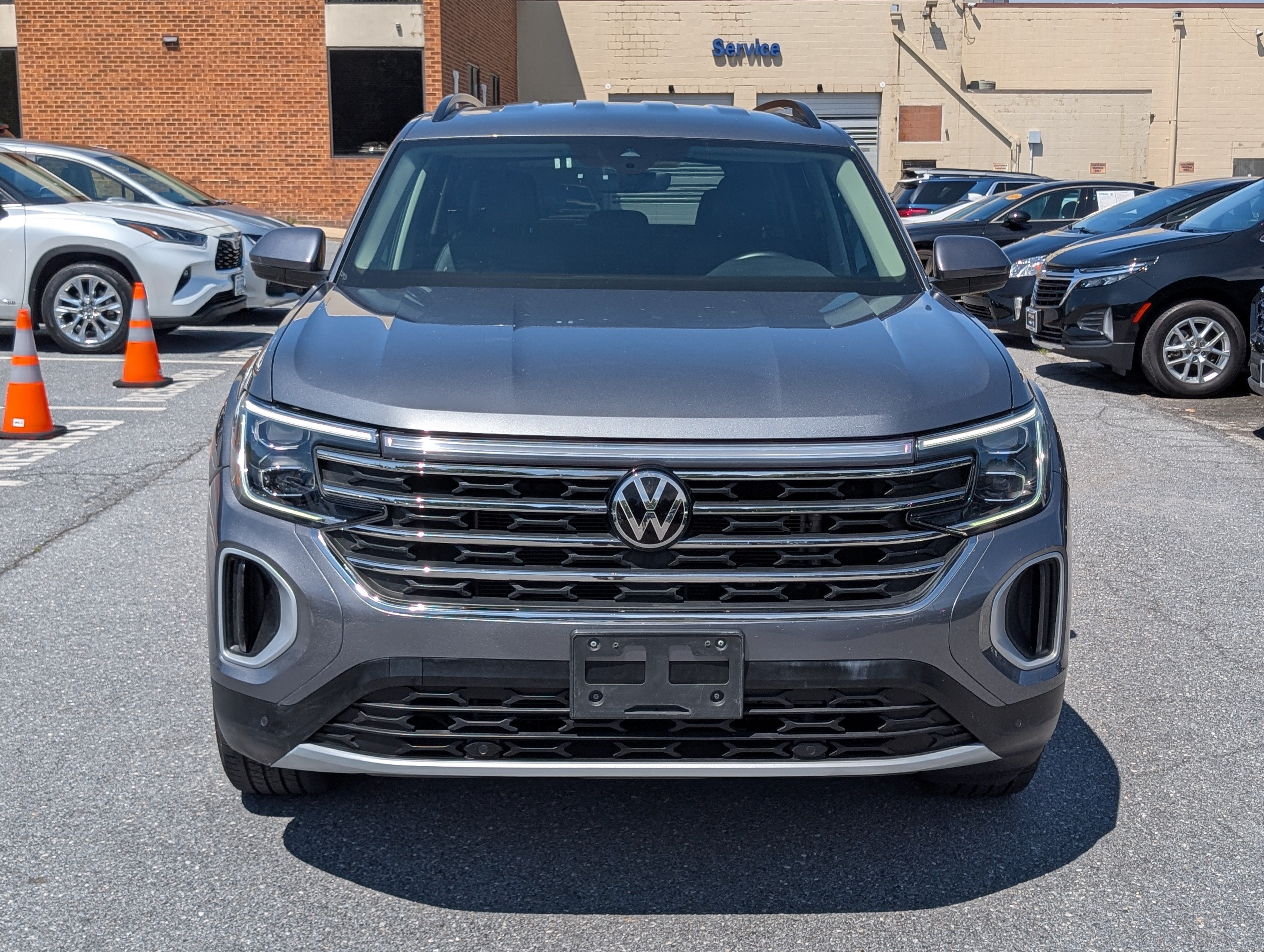 2025 Volkswagen Atlas 2.0T SE w/Technology
