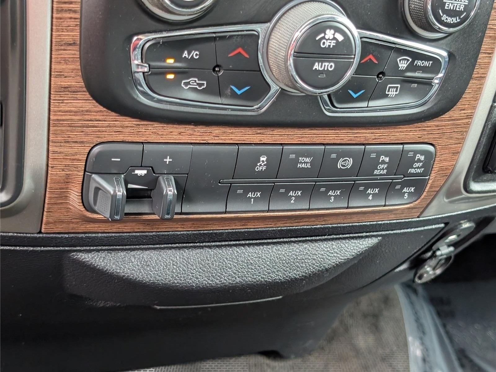 2016 RAM 3500 Laramie