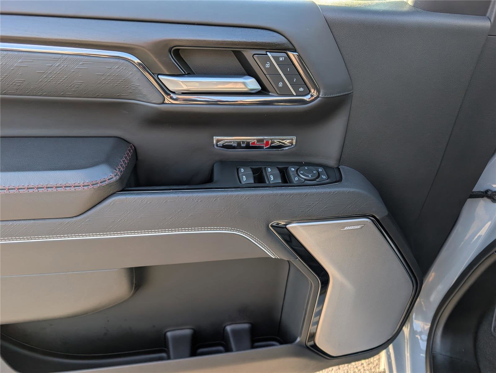 2024 GMC Sierra 1500 AT4X