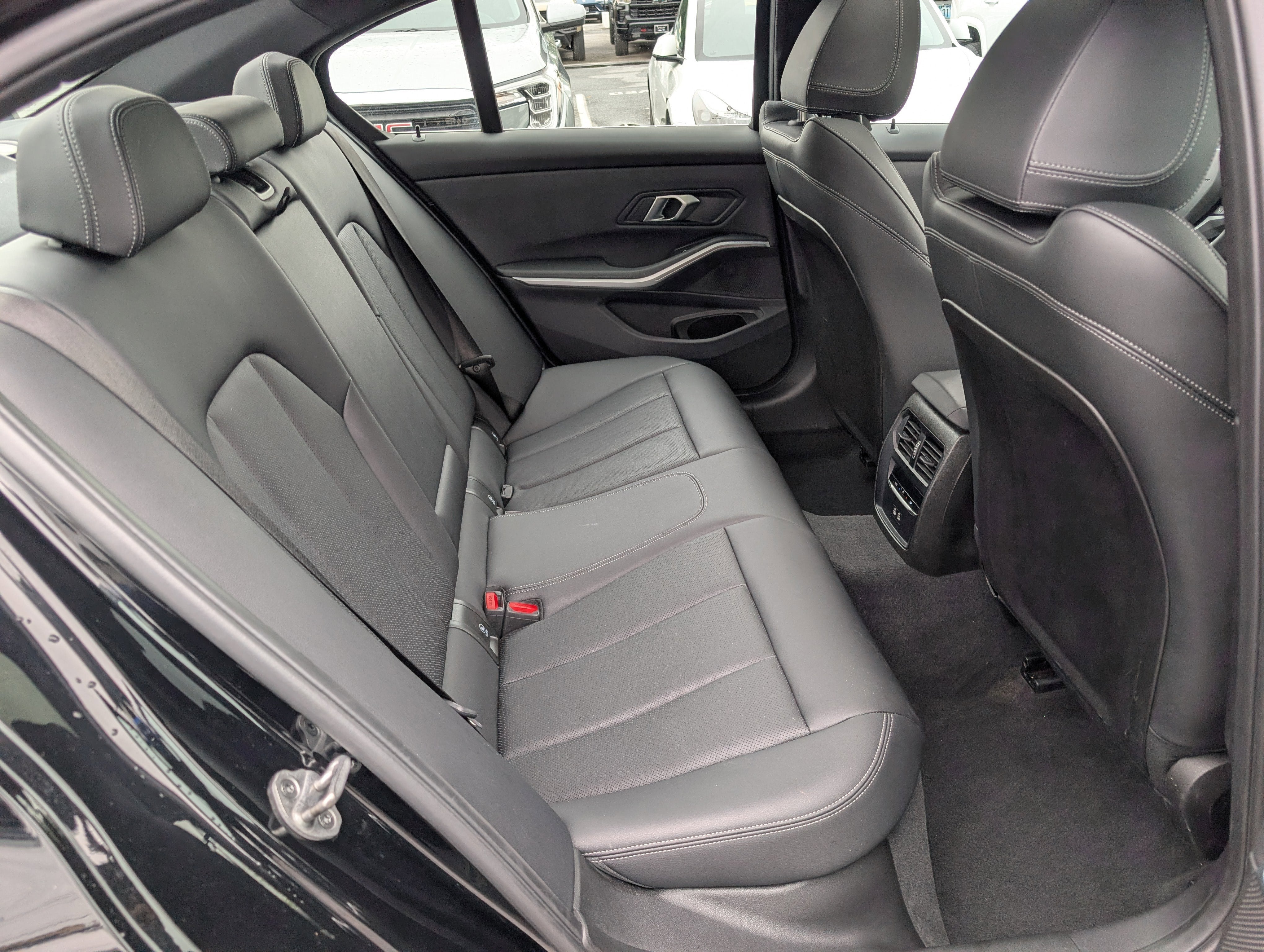 2025 BMW 3 Series 330i xDrive