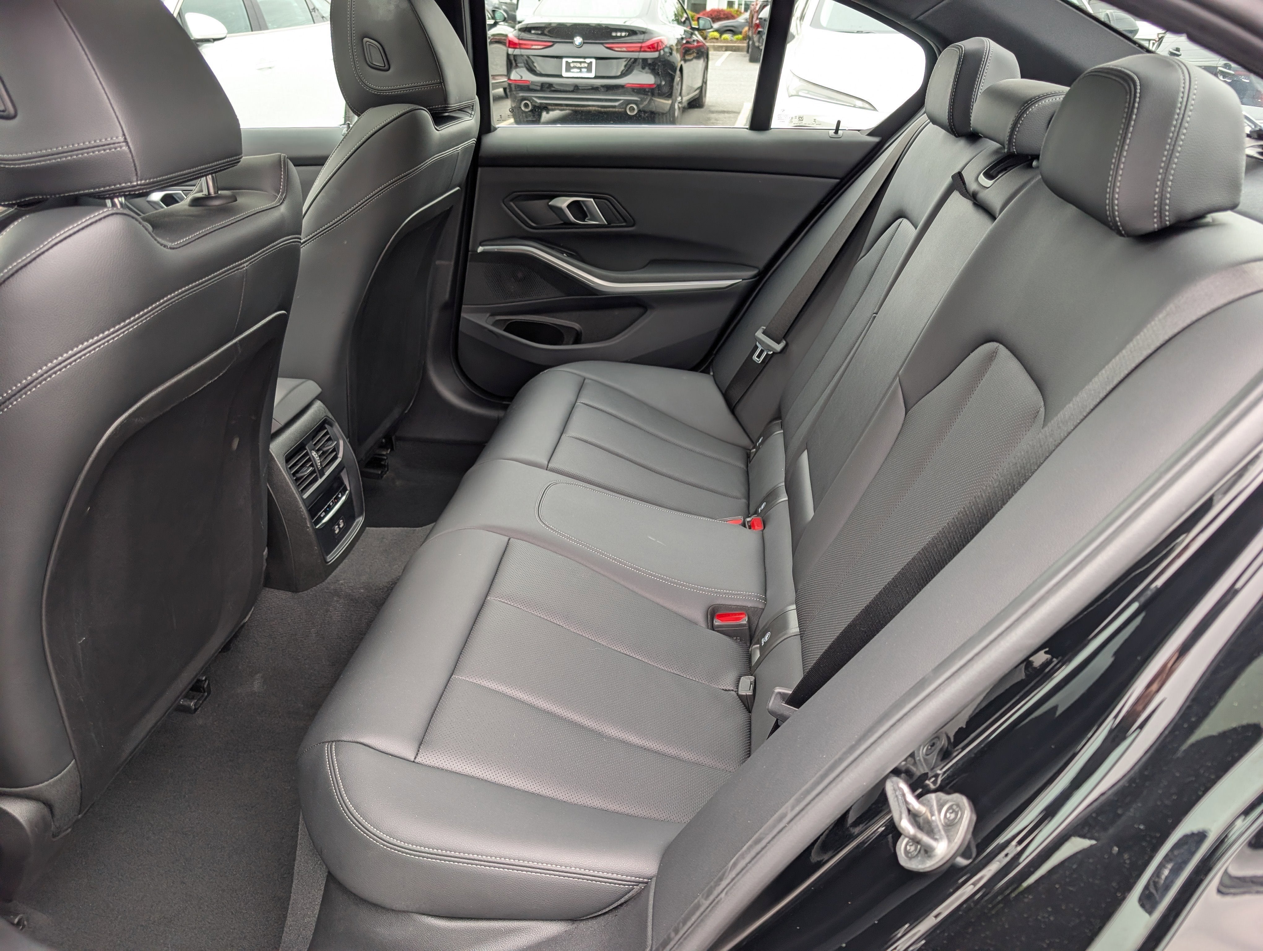 2025 BMW 3 Series 330i xDrive