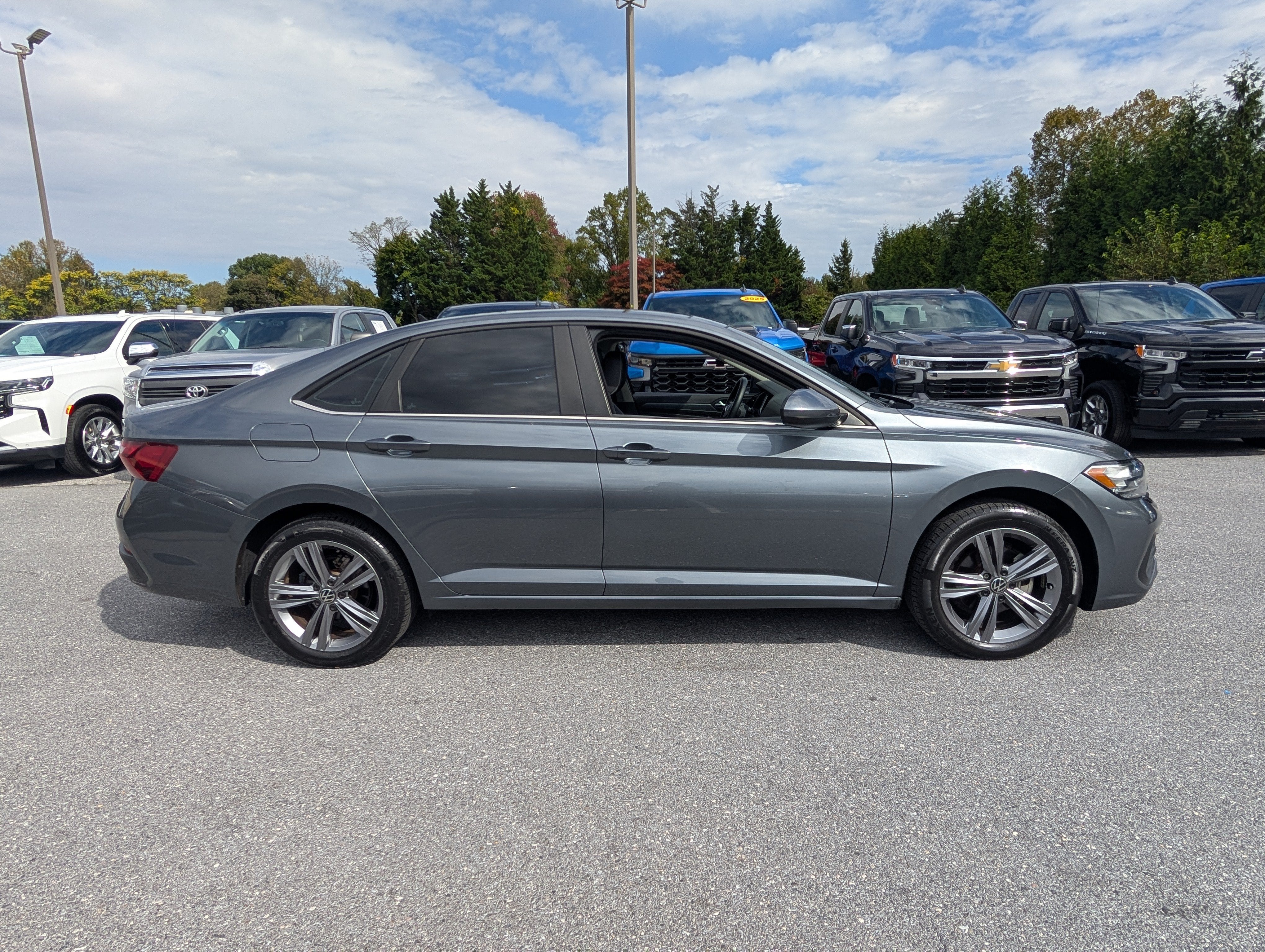 2023 Volkswagen Jetta SE