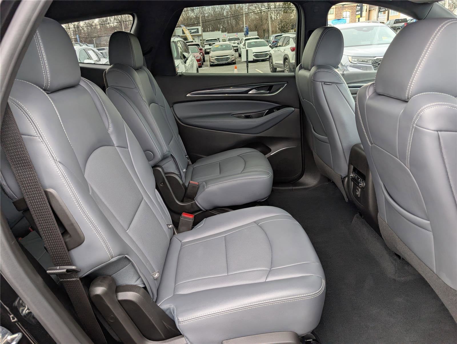 2022 Buick Enclave Essence