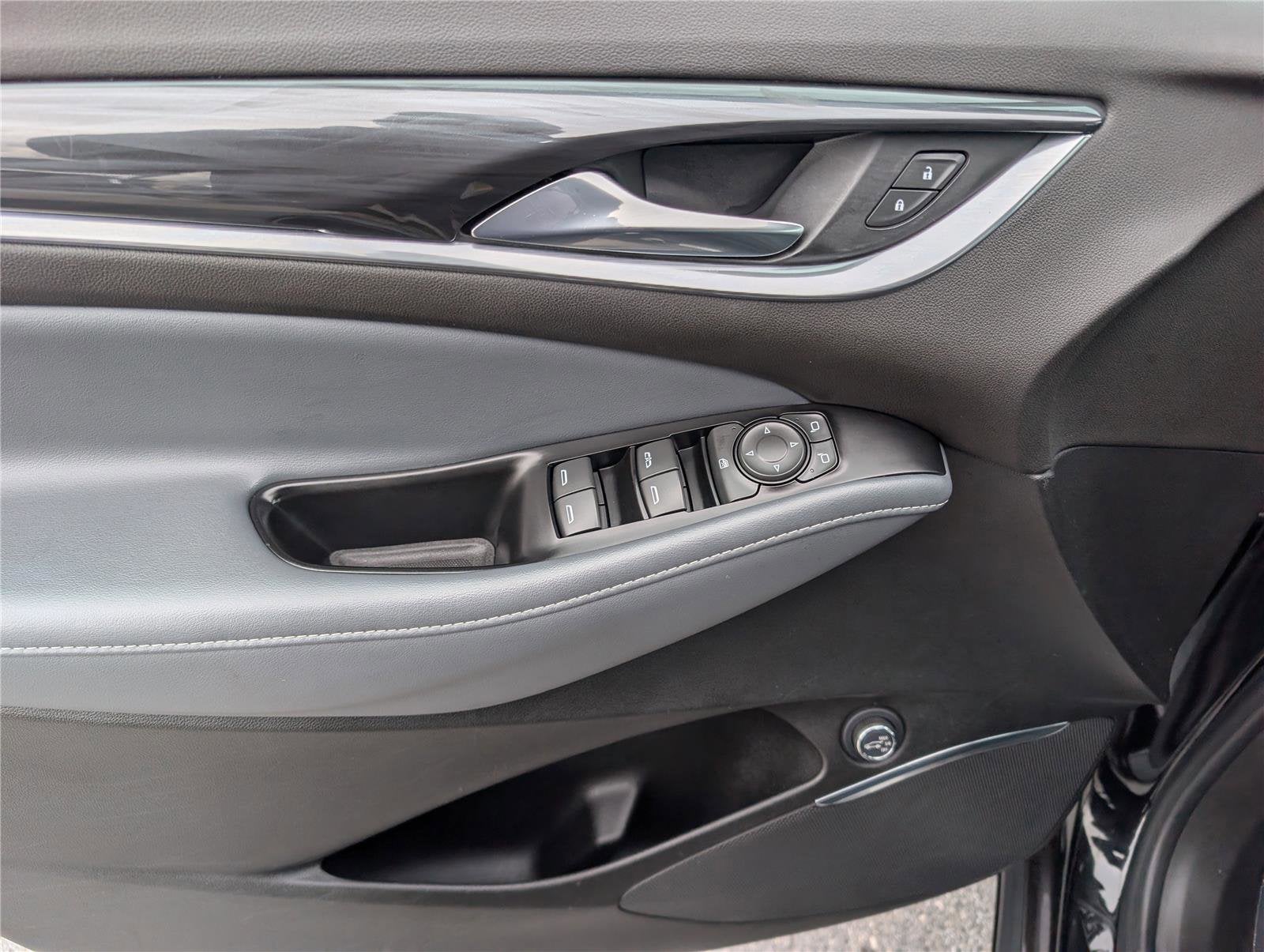 2022 Buick Enclave Essence