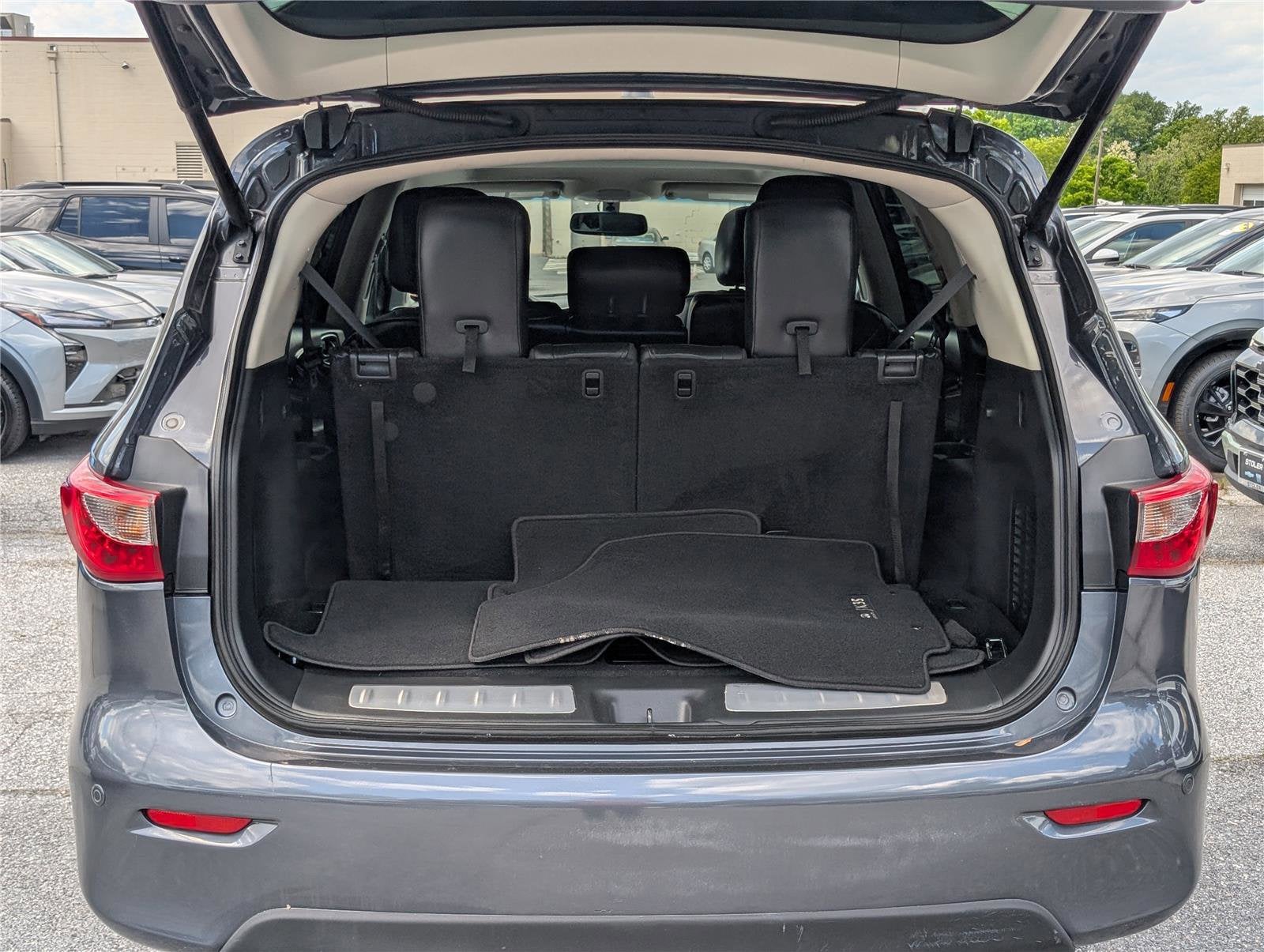 2013 INFINITI JX35 AWD 4dr