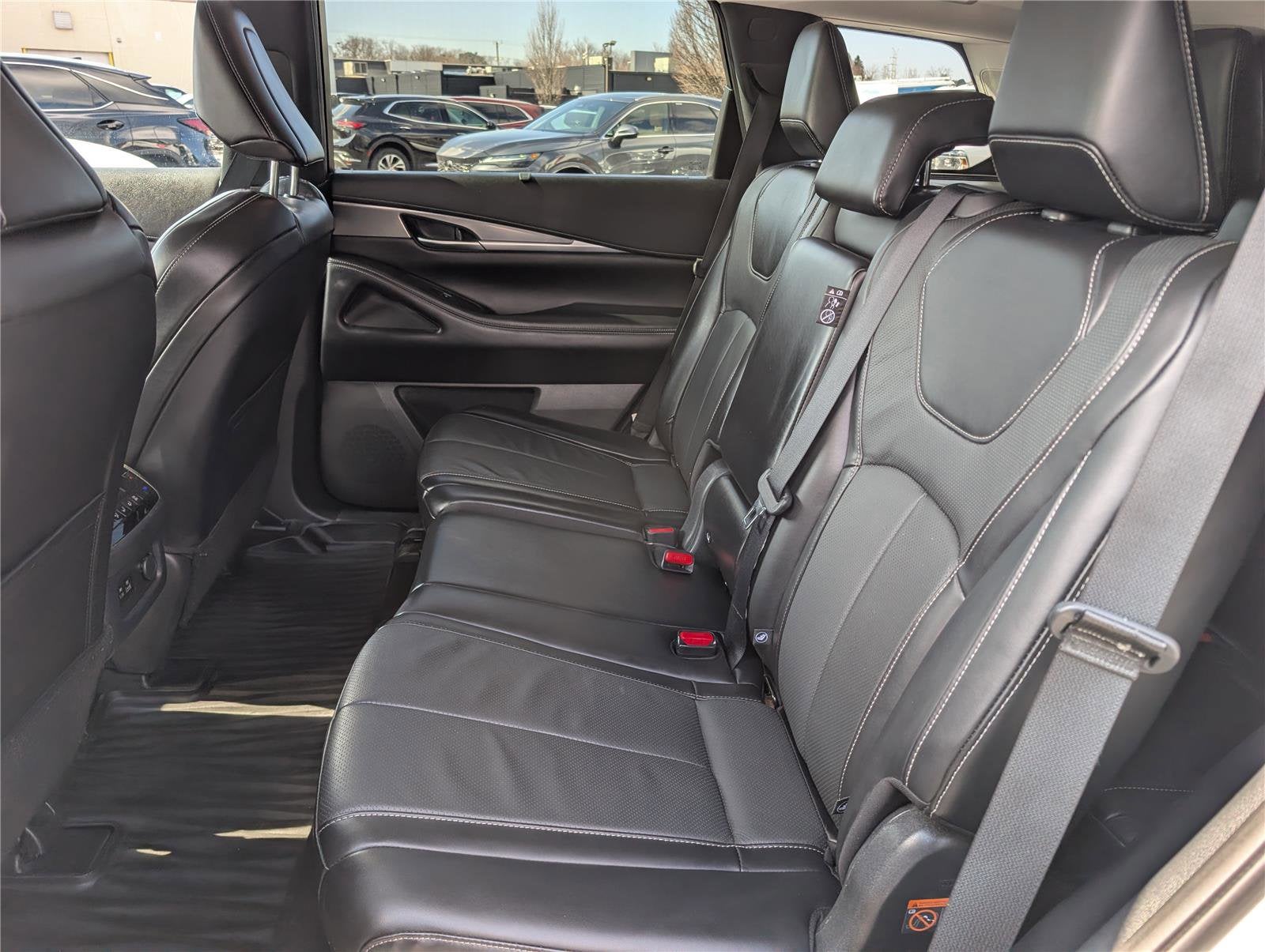 2023 INFINITI QX60 LUXE