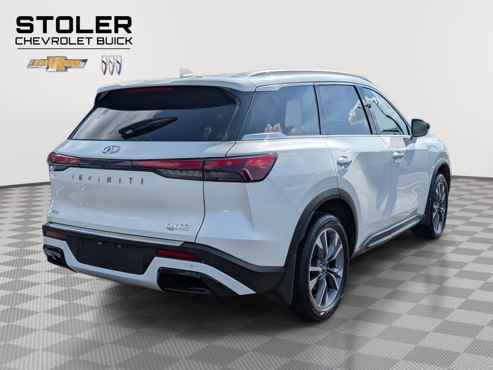 2023 INFINITI QX60 LUXE