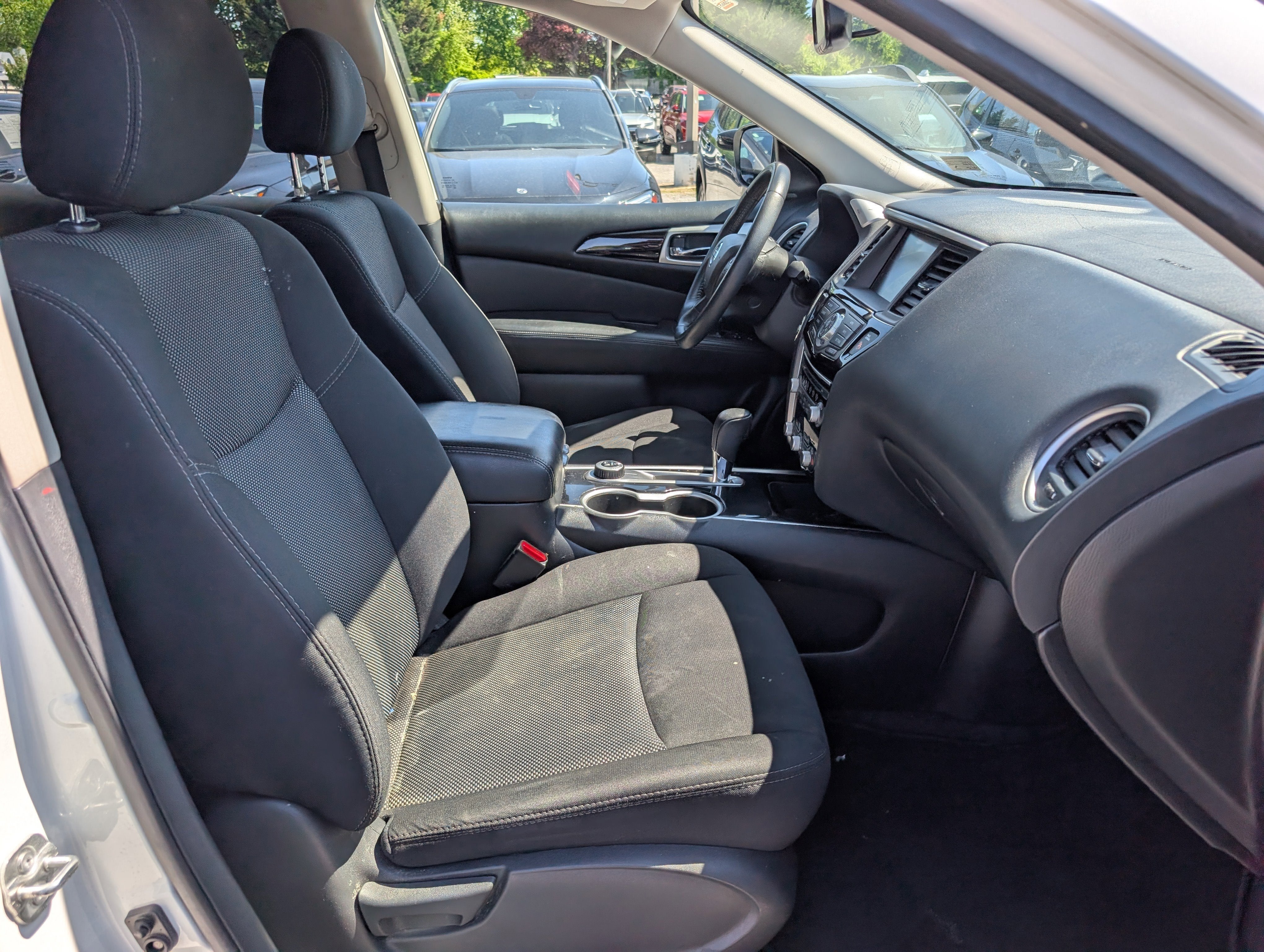 2020 Nissan Pathfinder SV