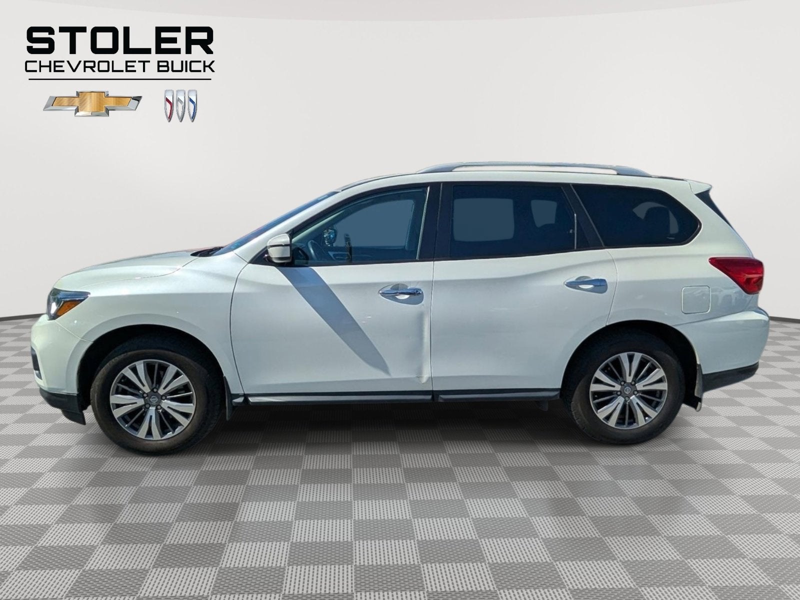 2020 Nissan Pathfinder SV