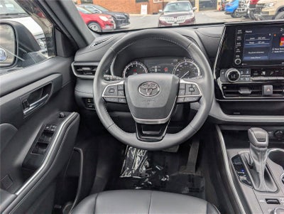 2022 Toyota Highlander XSE